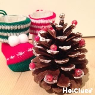 まつぼっくりのミニツリー〜自然の素材で楽しむ製作遊び〜