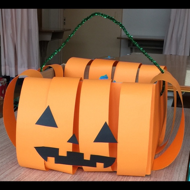 【みんなの投稿】ハロウィンお菓子入れ