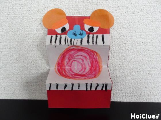 画用紙なのに立体的な獅子舞〜材料2つで楽しむお正月製作遊び〜