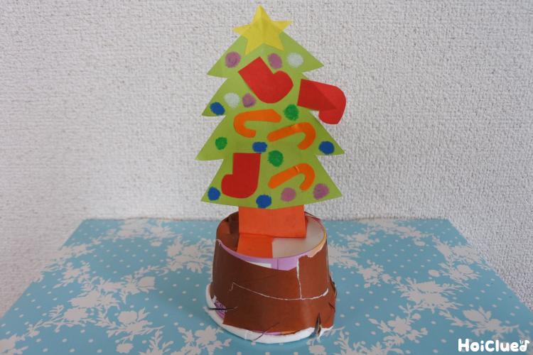 ゆっくり回転する“とんとんクリスマスツリー”〜廃材と画用紙で楽しむ、動くクリスマス製作〜