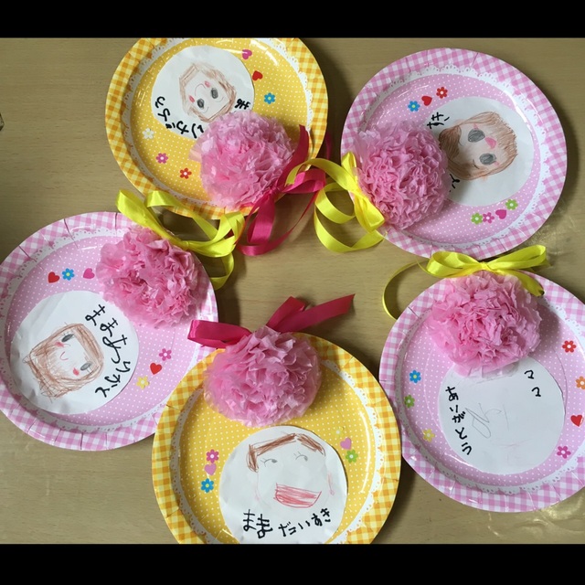 【みんなの投稿】<< 母の日製作 >>