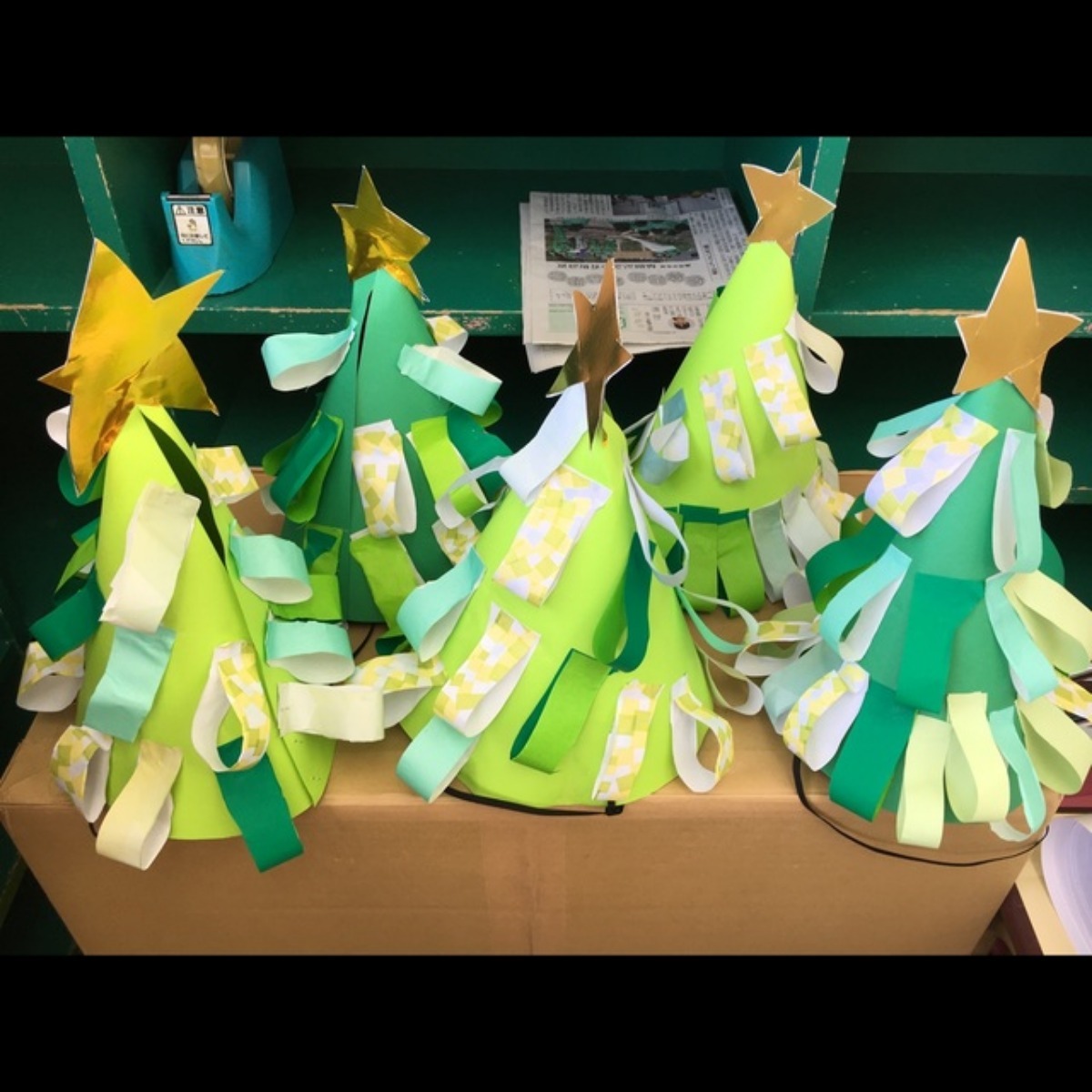 クリスマス 三角 帽子 保育園