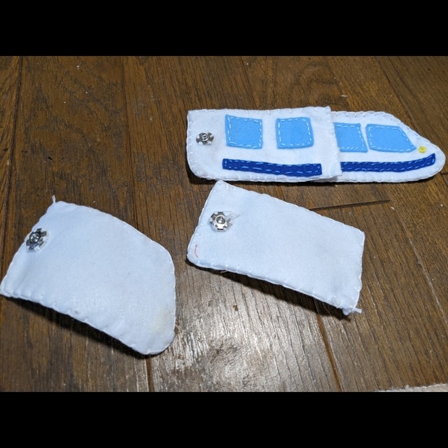 【みんなの投稿】新幹線 のパッチン玩具