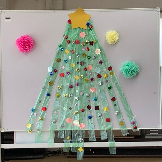 【みんなの投稿】【すずらんテープのクリスマスツリー】