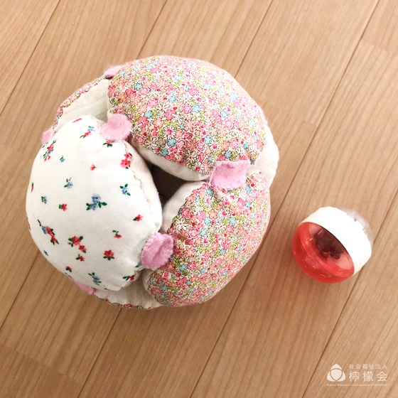音がなる！ふわふわボール〜保育現場の手作りおもちゃアイデア〜