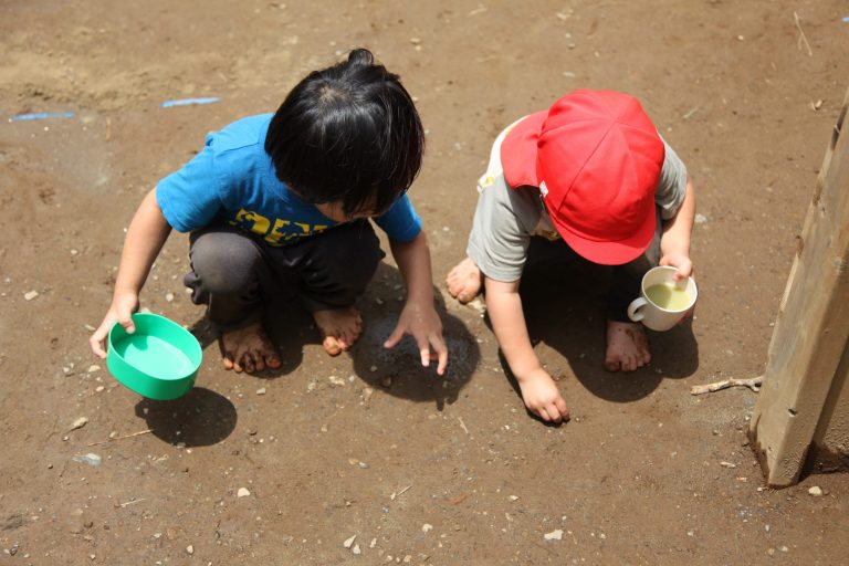 「人は、環境によって育つ」_ 園庭が子どもにも大人にも育ててくれるものとは？